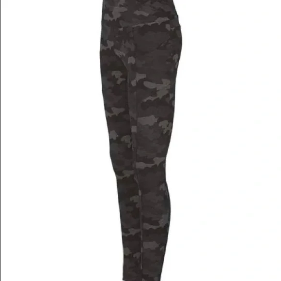 Cabi ATC Gray Camo Side-Seam Pocket Leggings - active wear - Picture 3 of 5